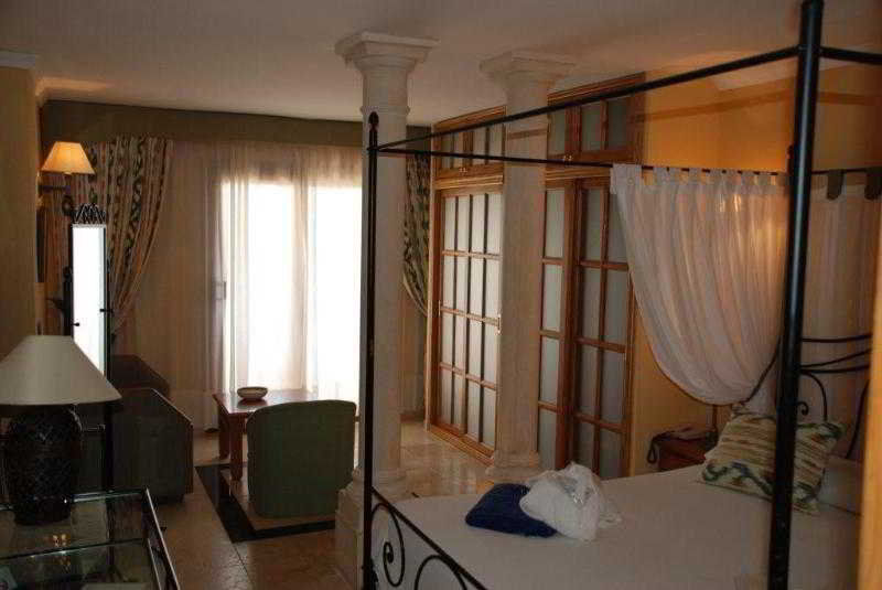 Hotel Petit Cala Fornells Peguera Zewnętrze zdjęcie